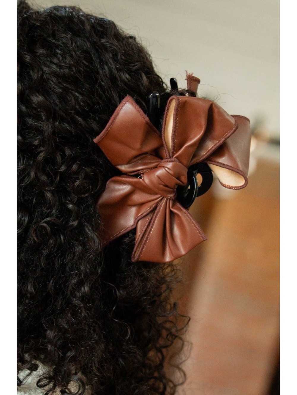Andi Grand Leather Bow Claw Clip Brown